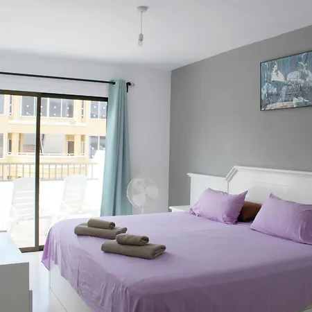 3 Bedroom Penthouse Апартаменты Адехе