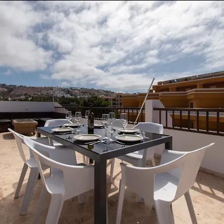 3 Bedroom Penthouse Апартаменти Адехе