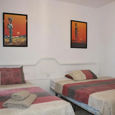 3 Bedroom Penthouse Appartamento