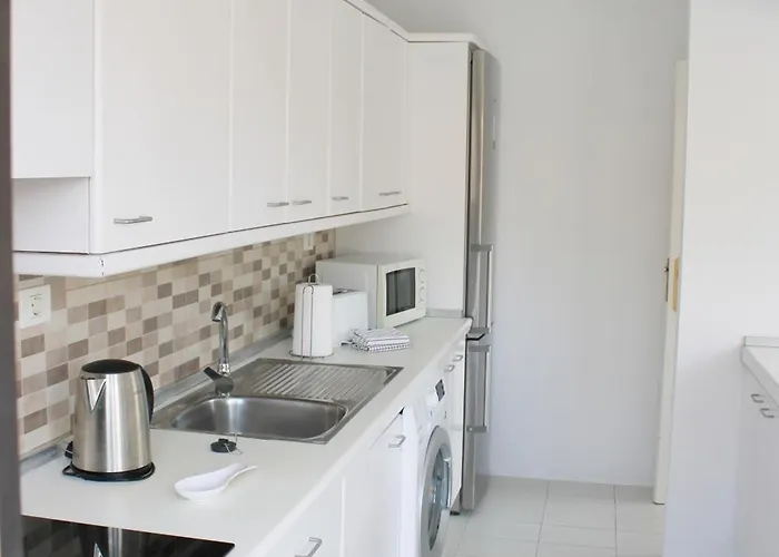 3 Bedroom Penthouse Апартаменти *